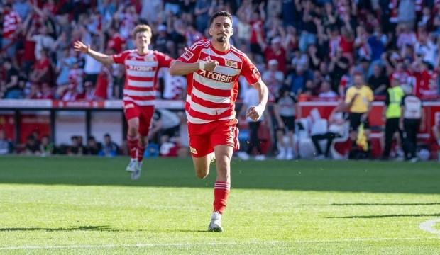 Avrupa'da oynayan T&uuml;rk yıldız S&uuml;per Lig'de tuttuğu takımı a&ccedil;ıkladı!