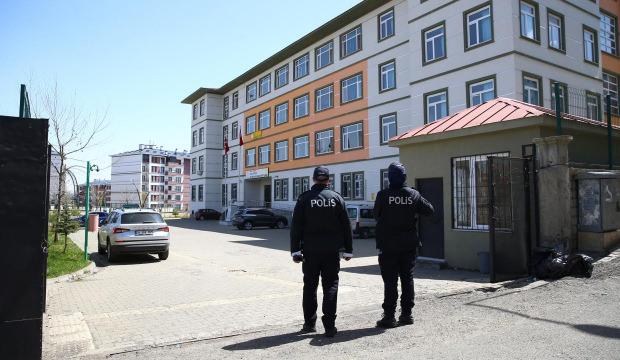 Bakan &Ccedil;ift&ccedil;i talimat verdi: 81 ilde alarm! Okul &ouml;nlerinde yeni d&ouml;nem başlıyor