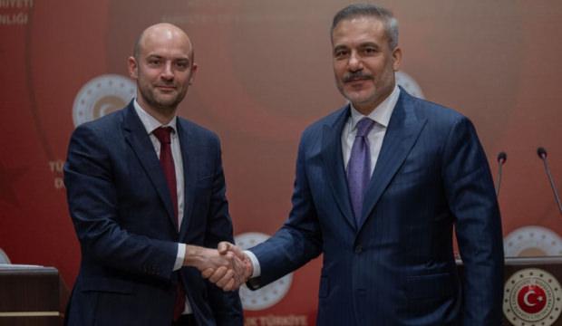 Bakan Fidan'dan kritik g&ouml;r&uuml;şme!