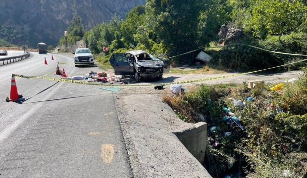 Bitlis'te feci kaza! 10 yaşındaki &ccedil;ocuk &ouml;ld&uuml;, 3 kişi ağır yaralandı 