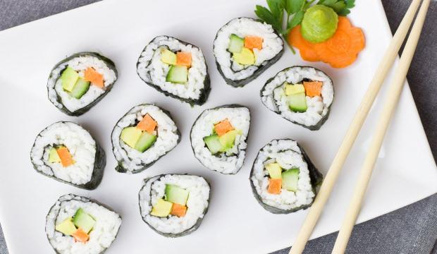 Evde sushi nasıl yapılır? Yeni başlayanlar i&ccedil;in kolay sushi tarifi