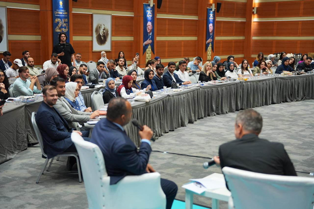 İstanbul’da gençler için “Diplomasi Atölyesi”