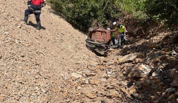 Korkun&ccedil; &ouml;l&uuml;m: Motosiklet u&ccedil;uruma yuvarlandı!