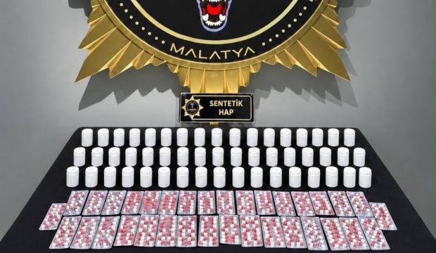 Malatya&rsquo;da torbacılara şafak darbesi: 3 mahallede binlerce sentetik hap ele ge&ccedil;irildi!