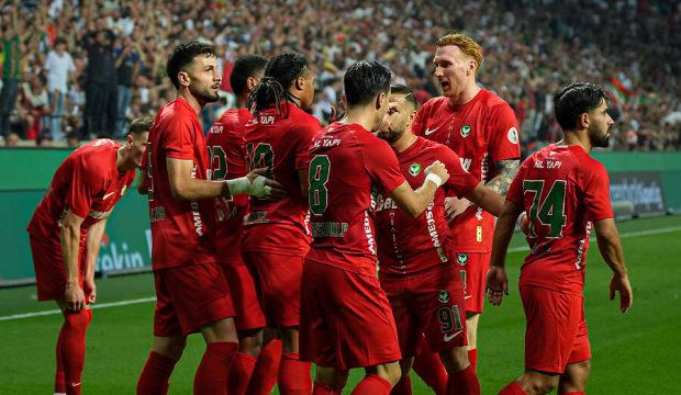Orban'dan hat-trick! Amed, Başakşehir'e gol yağdırdı