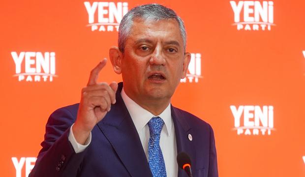 &Ouml;zg&uuml;r &Ouml;zel'den İzmir kutlaması