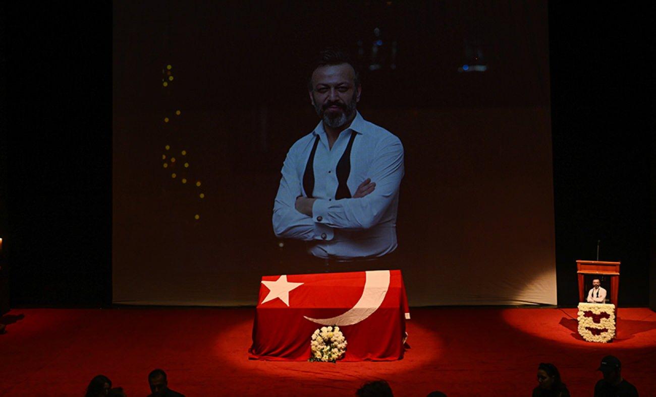Serhat Kılı&ccedil; son yolculuğuna uğurlandı! Kız arkadaşı g&ouml;zyaşlarına boğuldu