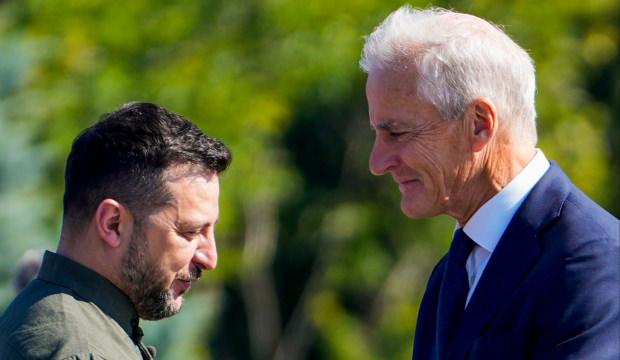 Zelenskiy &ouml;l&uuml;mden d&ouml;nd&uuml;: U&ccedil;ağı neredeyse vuruluyordu!