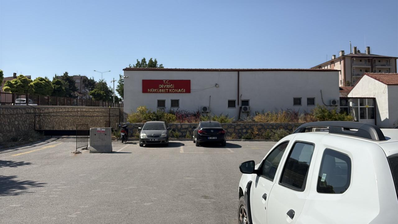 Ailenin 4 çocuğu koruma altın alındı.