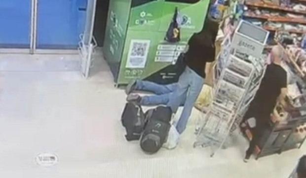 Bursa'da acı &ouml;l&uuml;m! Geri d&ouml;n&uuml;ş&uuml;m makinesine şişe atarken kalp krizi ge&ccedil;irdi!