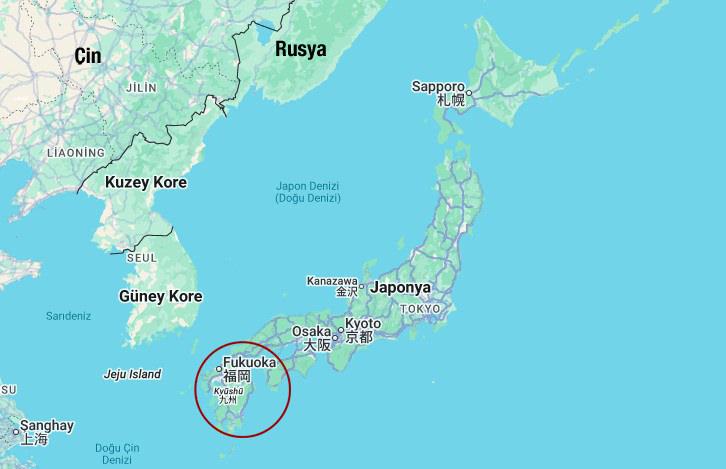 Japonya'nın Kyuşu Adası (kırmızı daire içinde)