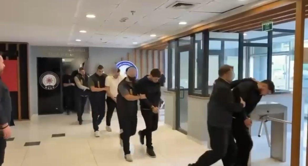 Şüphelilere yönelik eş zamanlı operasyon yapıldı. 