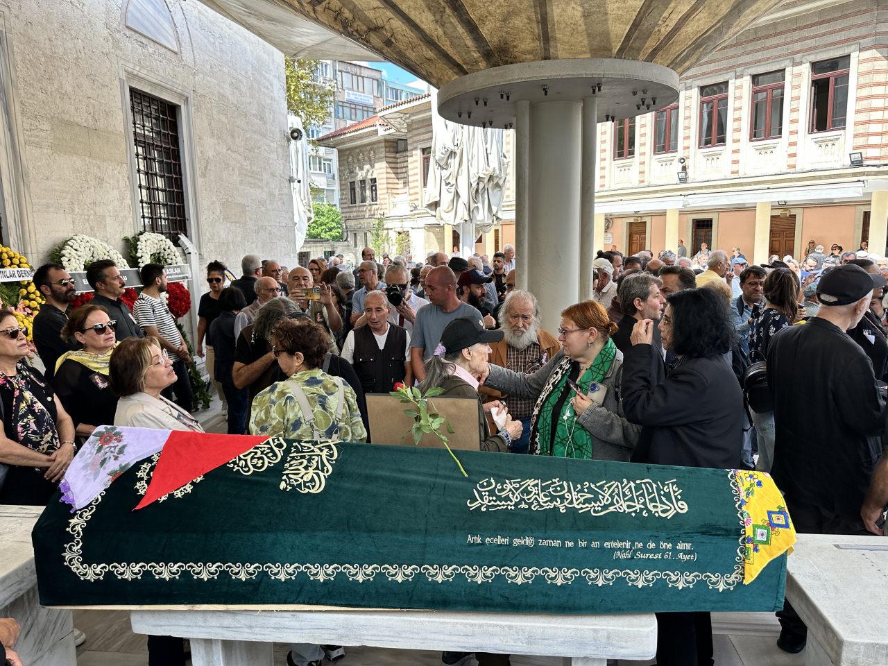 Gülsen Tuncer'in cenaze namazı kılındı.