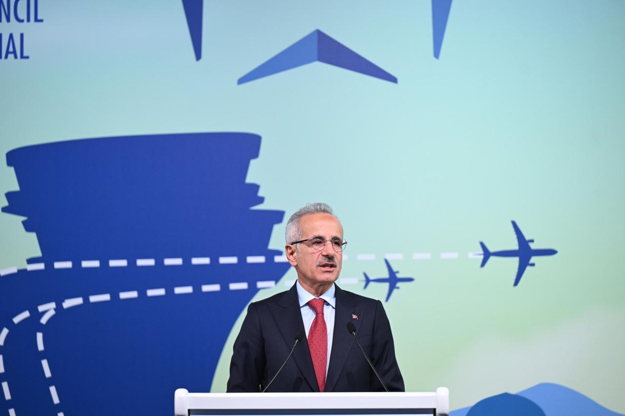 Ulaştırma ve Altyapı Bakanı Abdulkadir Uraloğlu