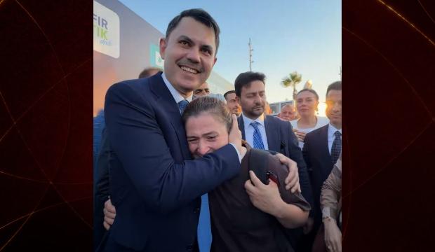 "Soframıza kadar geldiniz..." Depremzede vatandaşın s&ouml;zleri Bakan Kurum'u duygulandırdı!