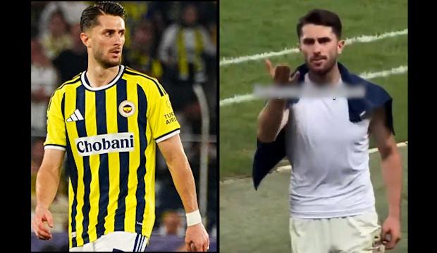 Bitiş d&uuml;d&uuml;ğ&uuml;yle saha karıştı! Fenerbah&ccedil;eli oyuncu &ccedil;ileden &ccedil;ıktı
