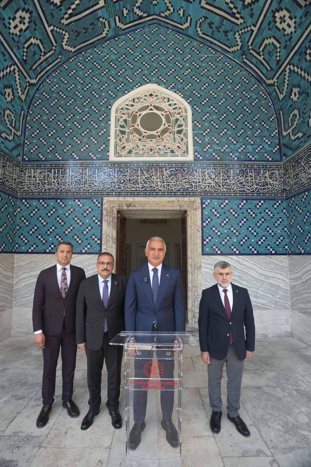 Çinili Köşk'te 54 bin çiniye müdahale edildi.