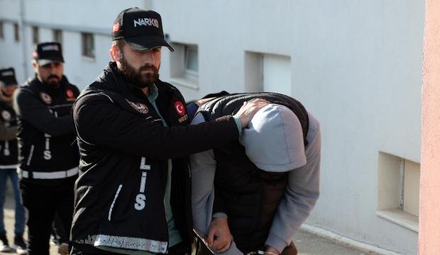 Adana'da zehir tacirlerine operasyonda 5 ş&uuml;pheli tutuklandı