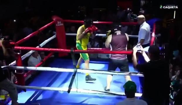Siyaset&ccedil;iler ringte kozlarını paylaştı, o anlar viral oldu