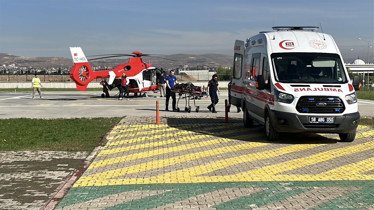 Yaralı çoban ambulans helikopterle hastaneye sevk edildi.