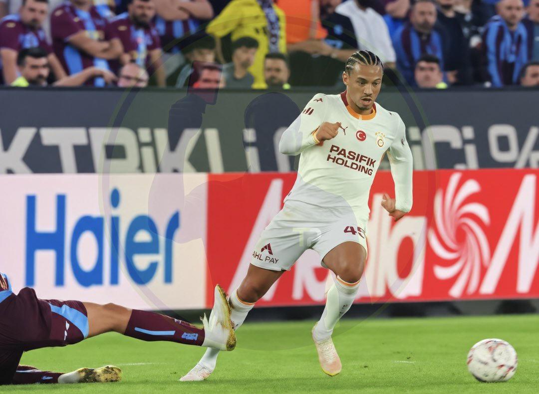 Savic'in Sane'ye müdahelesi. (Görüntü beIN Sports'tan alındı)