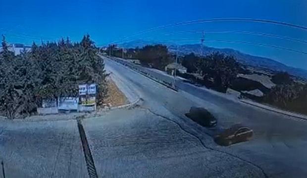 Elazığ'da 2 kişinin &ouml;ld&uuml;ğ&uuml; feci kaza kamerada