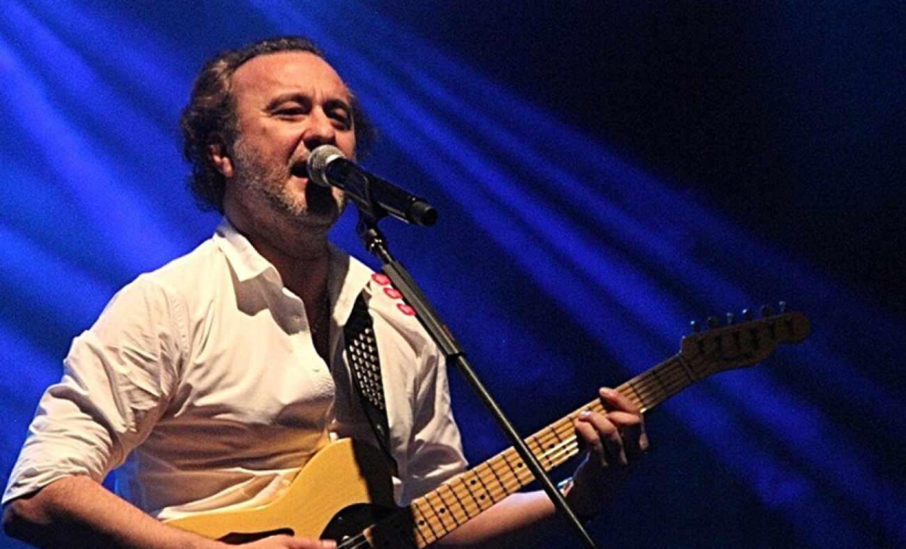 Ent&uuml;be edilmişti! Şarkıcı Nev'in sağlık durumuyla ilgili a&ccedil;ıklama