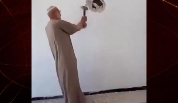 Esed zulm&uuml;nden ka&ccedil;arken saklamıştı: Gizli k&uuml;t&uuml;phane yıllar sonra g&uuml;n y&uuml;z&uuml;ne &ccedil;ıktı!
