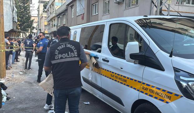 Gaziantep'te dehşet! Karısın &ouml;ld&uuml;rd&uuml;, 3'&uuml; &ccedil;ocuk 4 kişiyi yaraladı