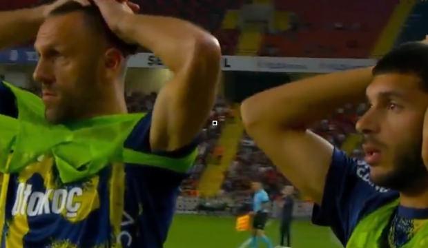 Herkes gol diye ayağa kalkmıştı! Yıldız isim zoru başardı: Ka&ccedil;an gole inanamadılar