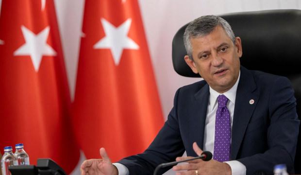 İsim krizi b&uuml;y&uuml;yor! İlk kez a&ccedil;ıklandı! Yeni Parti'den 'Birleşelim' teklifi