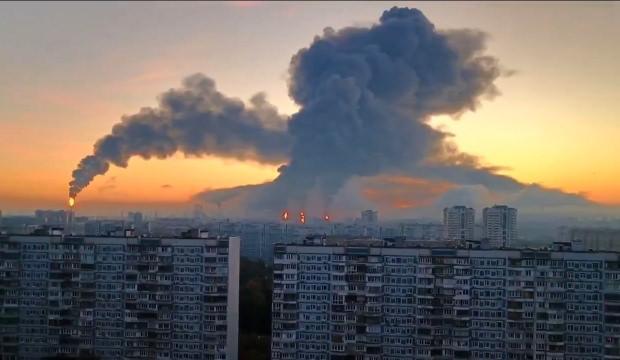 Moskova'yı y&uuml;zlerce iha ile vurdular!