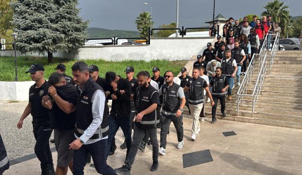 Muğla&rsquo;da 'Sokaklar G&uuml;vende' operasyonu: 13 ş&uuml;pheli tutuklandı