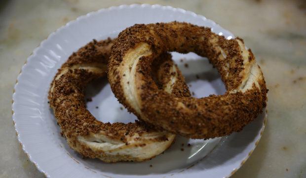 Ordulu fırıncı hamsili simit yaptı