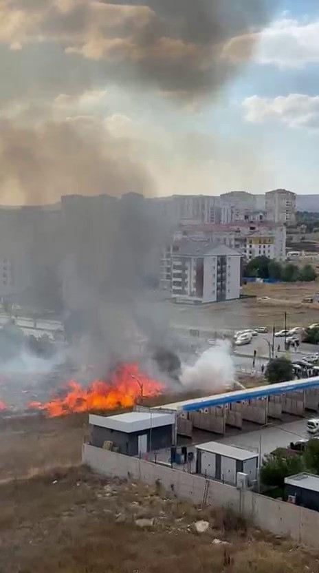 Yangın kontrol altına alındı.