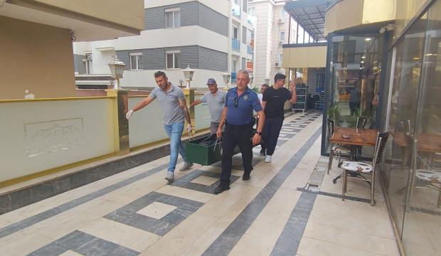 Rus turist Antalya'da otel koridorunda &ouml;l&uuml; bulundu