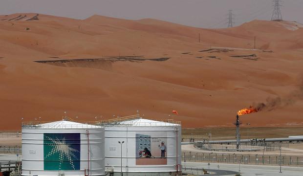 Son dakika... Suudi Arabistan'da petrol tesisi ve hava &uuml;ss&uuml; vuruldu