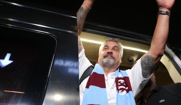 Trabzonspor'un yeni teknik direkt&ouml;r&uuml; Trabzon'a geldi