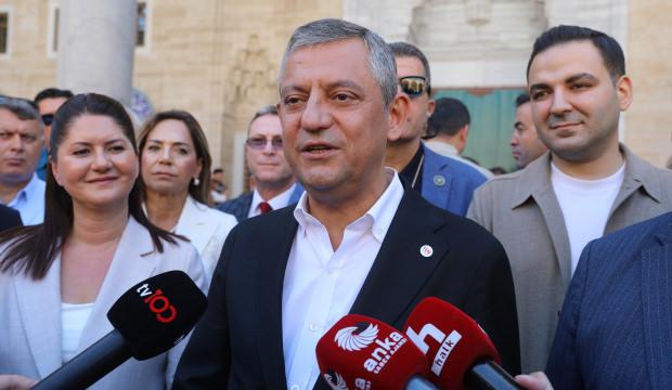 Yeni Parti'de kriz! G&ouml;r&uuml;şmeyi bitiren talep! &Ouml;zg&uuml;r &Ouml;zel inanamadı 'Beni aday yapın'