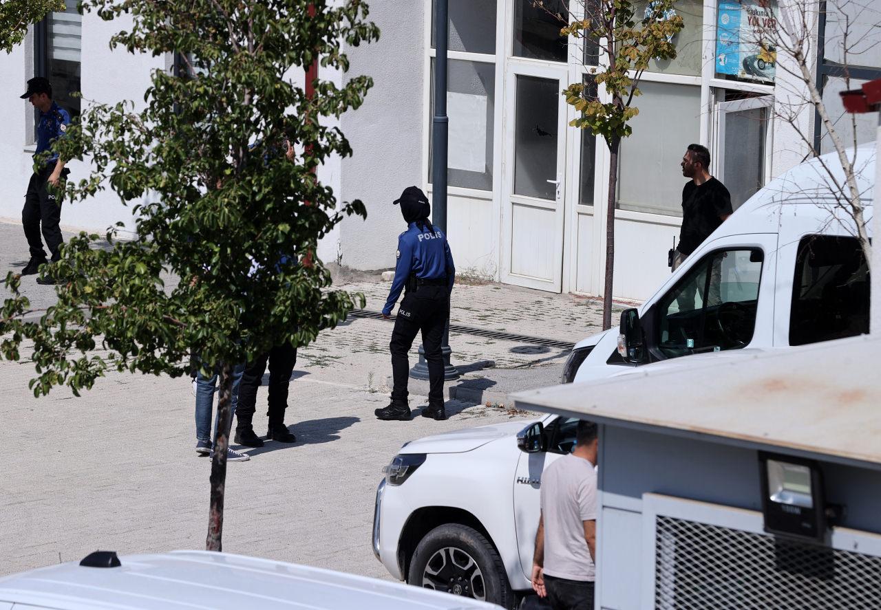 Sivas'ta 11 aylık bebeğin kaybolmasına ilişkin soruşturma kapsamında 9 zanlı adliyede.