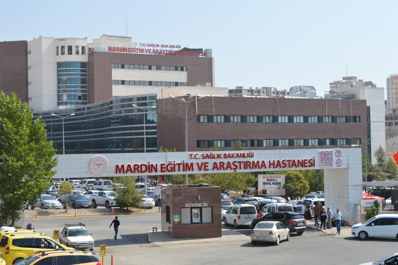 Evinde av tüfeğiyle vurulmuş halde ölü bulunan Gülizar Albayrak'ın cansız bedeni hastaneye getirildi. 