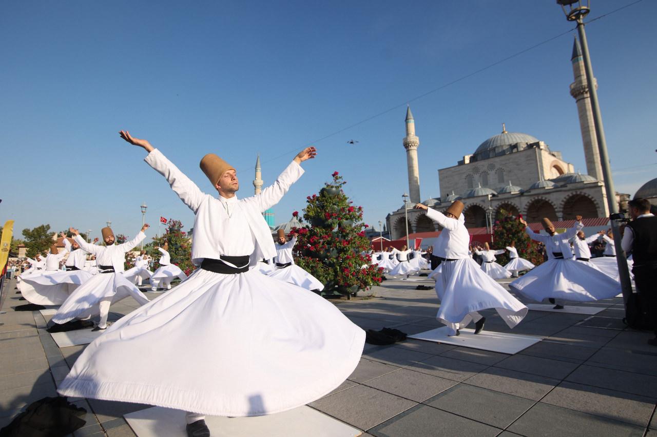 Konya'da 23. Uluslararası Mistik Müzik Festivali coşkusu başladı
