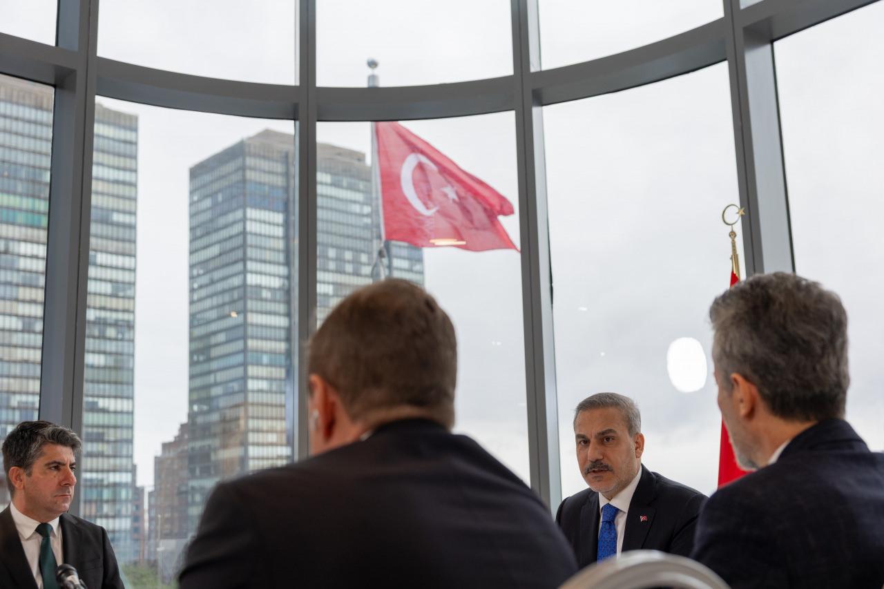 Dışişleri Bakanı Hakan Fidan, Birleşmiş Milletler (BM) 81. Genel Kurulu yüksek düzeyli haftası marjında New York’ta düzenlediği basın toplantısında açıklamalarda bulundu ve soruları yanıtladı.