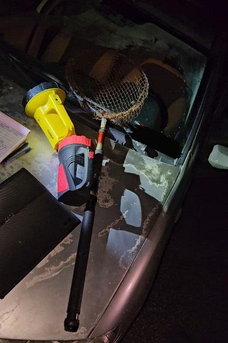 Elektronik cihazlarla kaçak bıldırcın avlayan 3 Şüpheliye ait suç aletleri.
