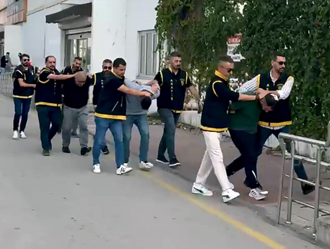 Şüpheliler yakalandı.
