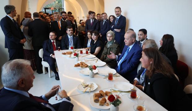 Cumhurbaşkanı Erdoğan&rsquo;dan New York&rsquo;ta T&uuml;rk pastanesine ziyaret