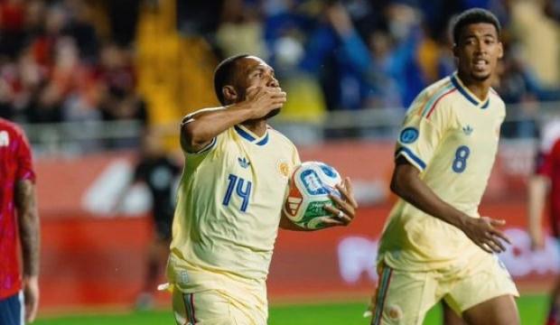 Cura&ccedil;ao mucizesi devam ediyor! 7 goll&uuml; ma&ccedil;ta tarihi geri d&ouml;n&uuml;ş
