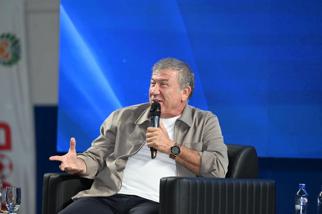 Tanju Çolak