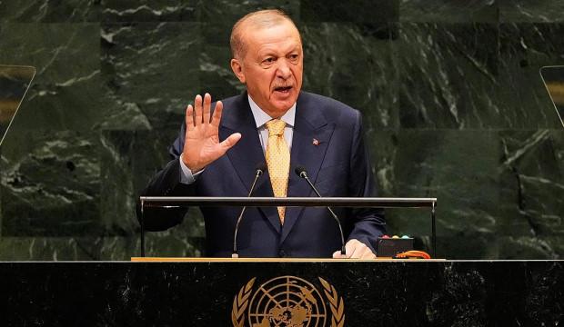 Erdoğan&rsquo;a &ouml;vg&uuml;ler
