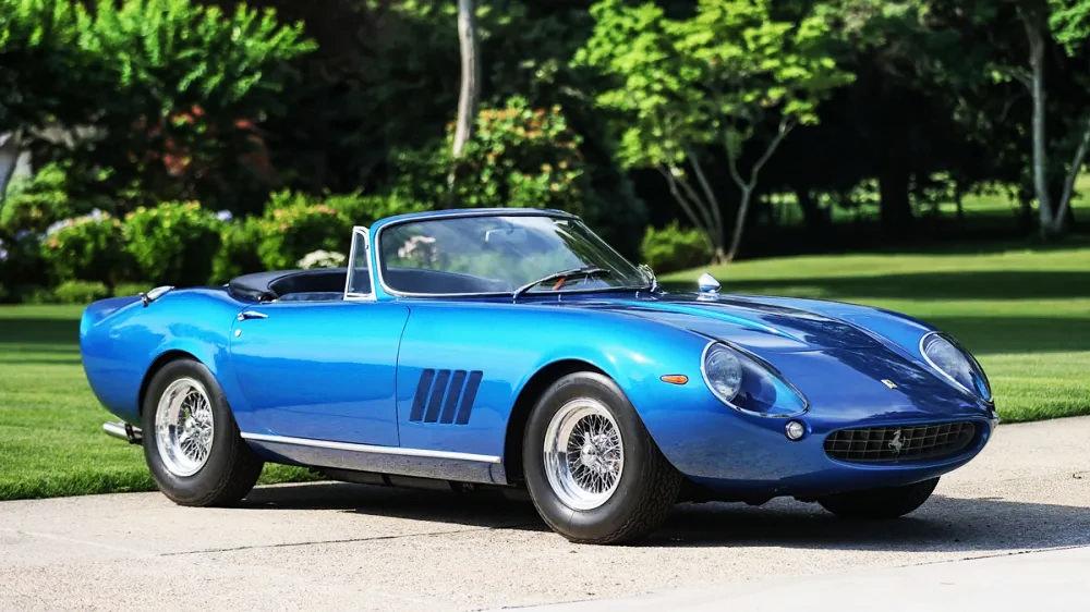 Steve McQueen’ın ilk sahibi olduğu, sadece 10 adet üretilen Ferrari 275 GTB/4*S NART Spider açık artırmada satışa sunulacak.